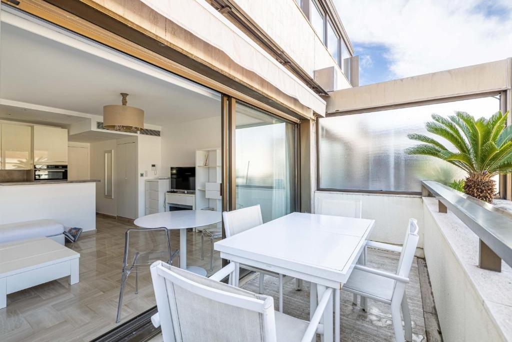 64 ANTIBES - Stunning 1-bedroom with terrace at Gray d'Albion - 2