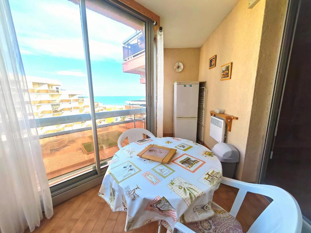 Canet-en-Roussillon T2 Pieds dans l'Eau avec Parking - Idéal 4 Pers - FR-1-794-173 - 2