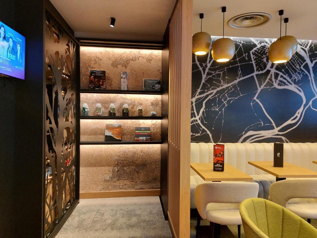 ibis Besançon Centre-Ville フロント・ロビー