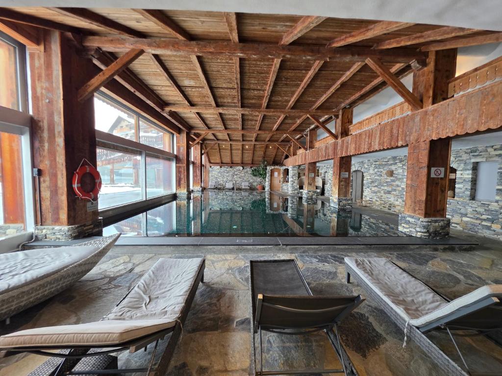 Studio avec terrasse et piscine - Aux Petits Sapins - 1