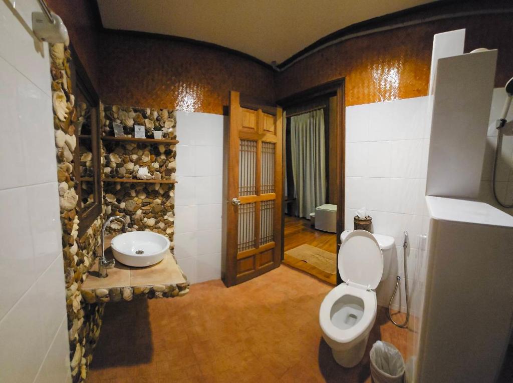 Well-appointed bathrooms