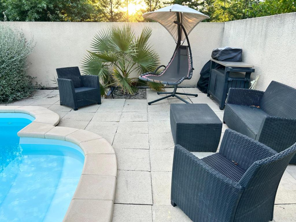 Les hirondelles Piscine privée climatisation billard calme 4 lits - 3