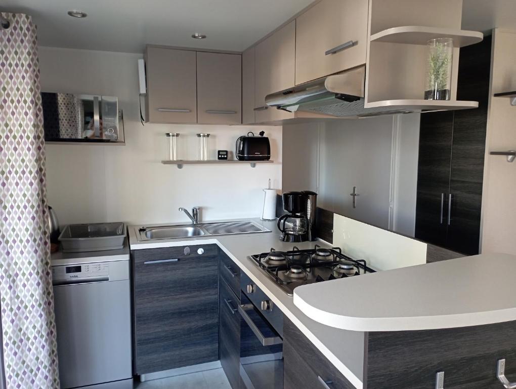 Mobil-home 6 personnes Camping 4 etoiles - 2