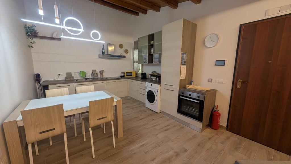 Modern 2-Bedroom flat with Balcony & Scicli View - 2