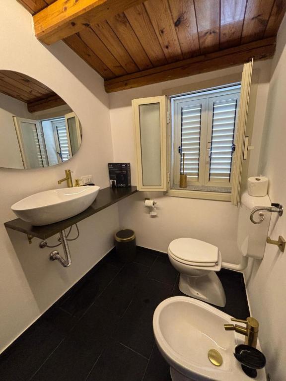 Modern 2-Bedroom flat with Balcony & Scicli View - 4