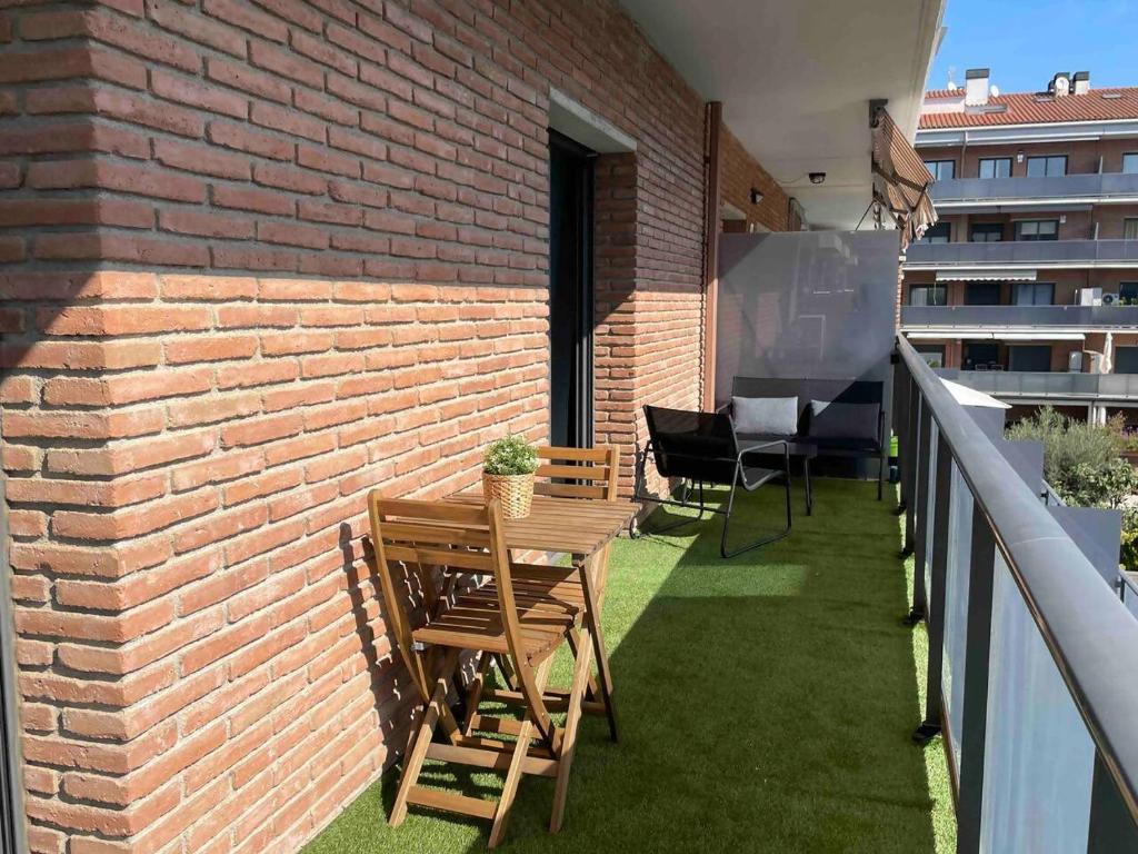 Bonito piso con terraza y piscina, cerca del mar - 1