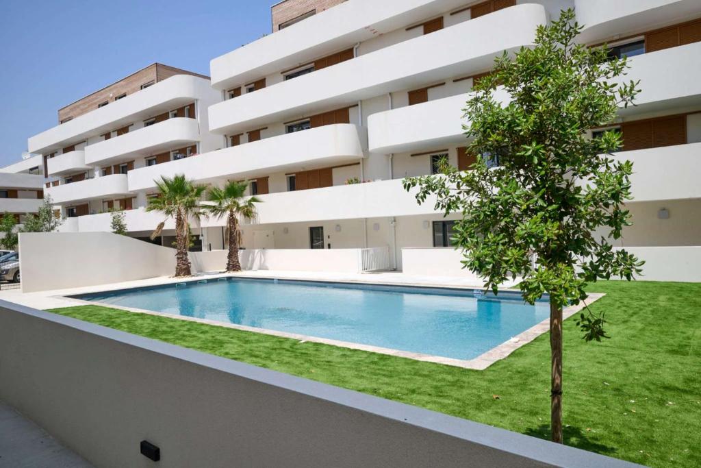 T2 with Terrace & Pool 300m from the Beach - 1