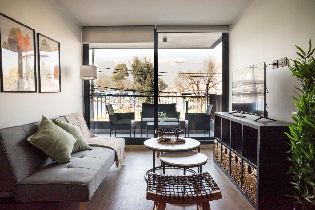 Stylish 2BR Getaway for 5 in Las Condes Oasis - 2