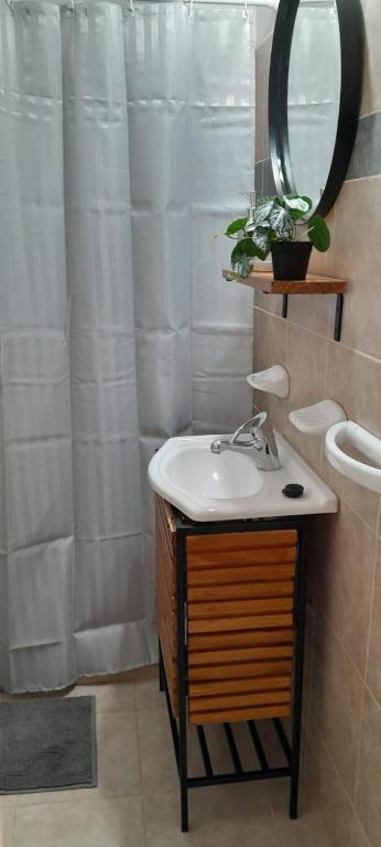 Departamento amoblado completo zona céntrica - todos los servicios - 3