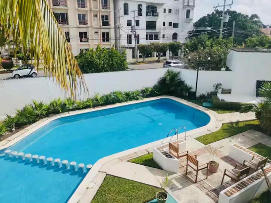 Comfortable and spacious private room with pool - 1