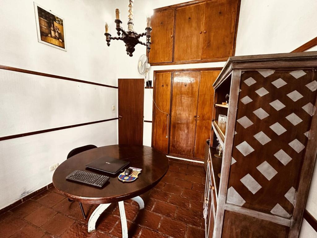 Encantador Chalet con Estilo y Garaje Privado - 5