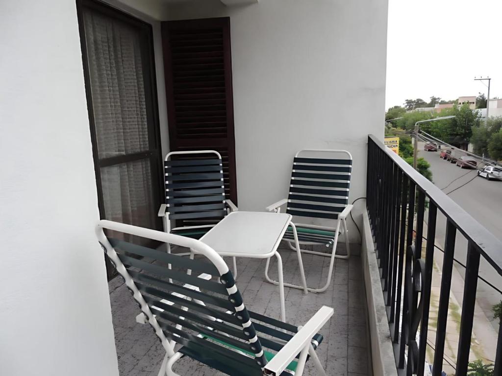 Departamento de 3 Ambientes a 5 cuadras del mar para hasta 8 personas WIFI potente Cochera Aire Acondicionado - 3