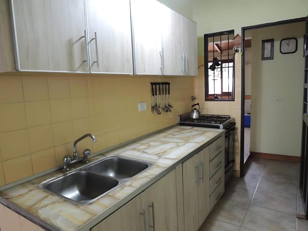 Departamento de 3 Ambientes a 5 cuadras del mar para hasta 8 personas WIFI potente Cochera Aire Acondicionado - 5