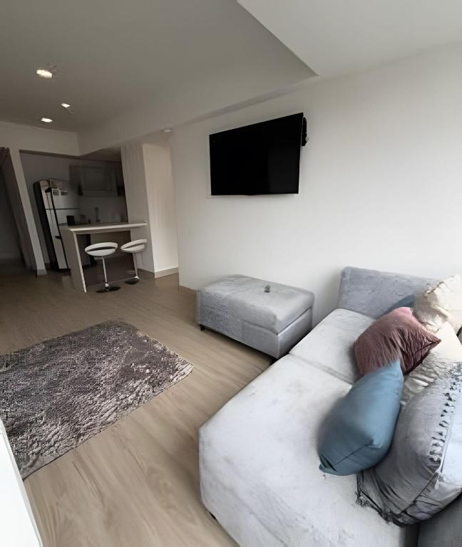 Cozy and Modern – Stratum 6 - 3