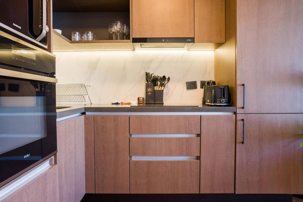 Stylish 2BR Retreat in Central Las Condes Oasis - 5