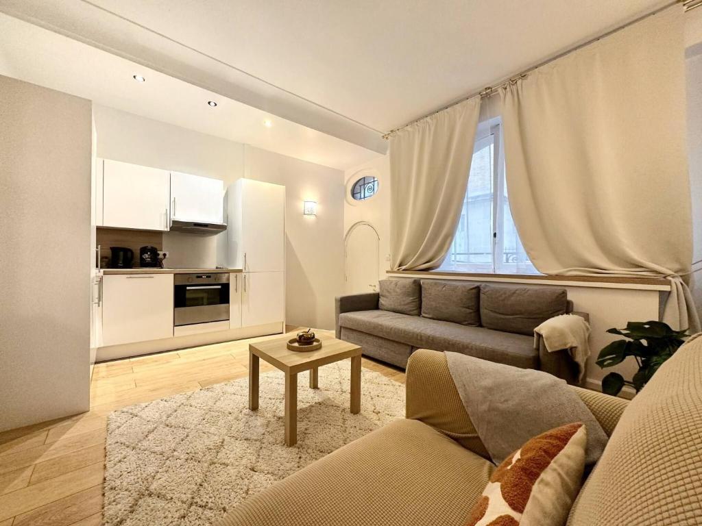 Bright haven between Champs lyse and Trocadero - 1