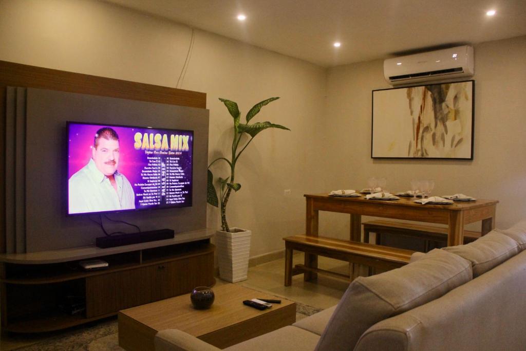 Casa Badillo 3 4br LUXURY ROOFTOP oldcity AC jacuzzi hottub wifi - 2