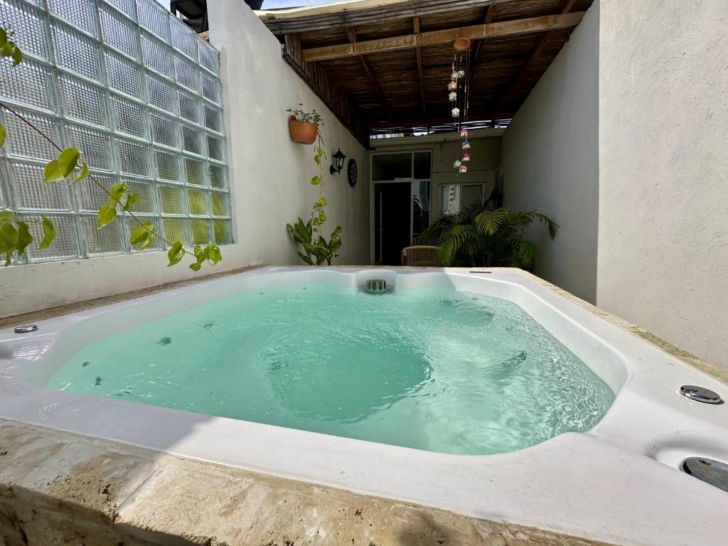 Casa Badillo 3 4br LUXURY ROOFTOP oldcity AC jacuzzi hottub wifi - 1