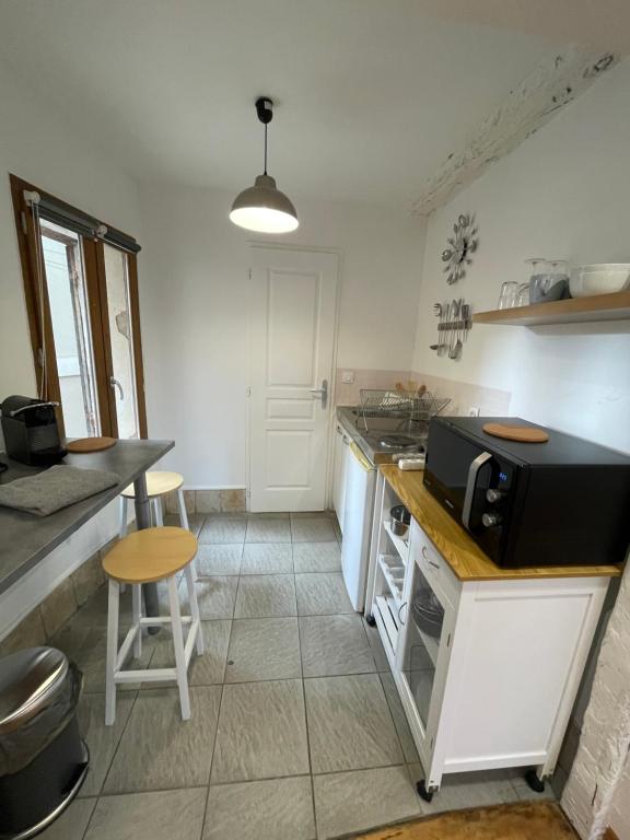 Location studio centre ville Isle sur la sorgue - 3