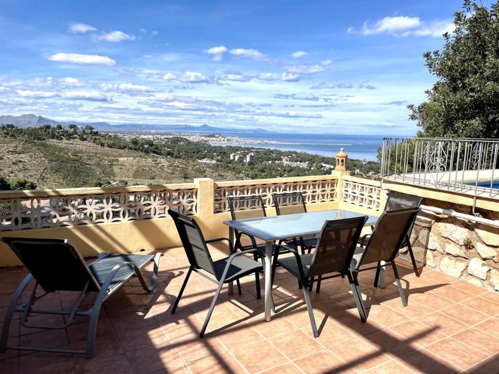 Chalet luminoso en Denia con piscina privada, Wi-Fi y parking - ES-373-20 - 2