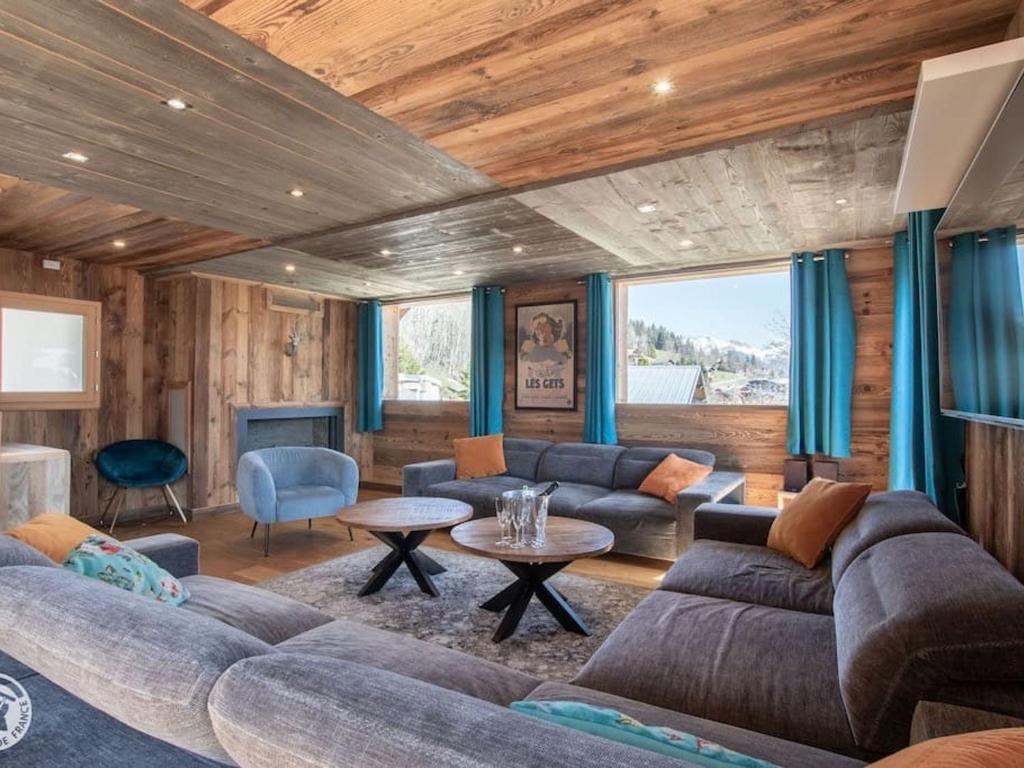 Chalet de Luxe aux Gets avec Jacuzzi, Wifi & Parking - FR-1-671-321 - 4