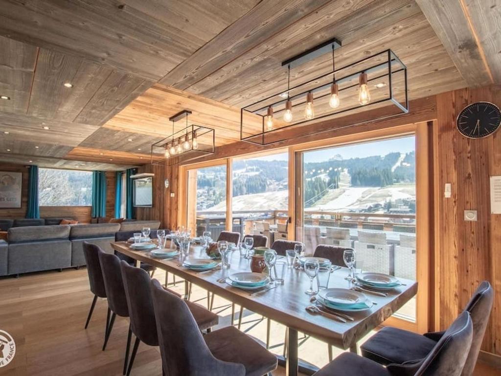 Chalet de Luxe aux Gets avec Jacuzzi, Wifi & Parking - FR-1-671-321 - 5