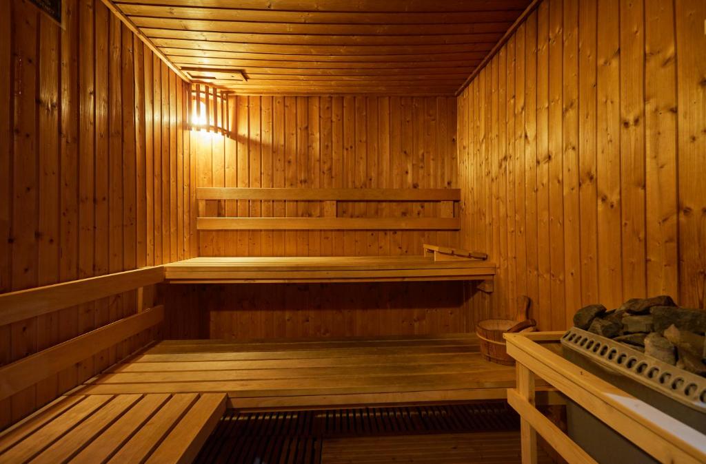Steamroom