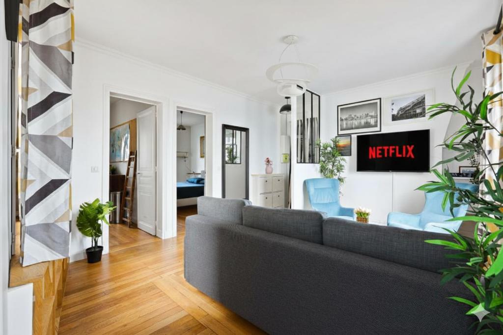 Le Marais 1 Bedroom Apartment NetFlix - 3