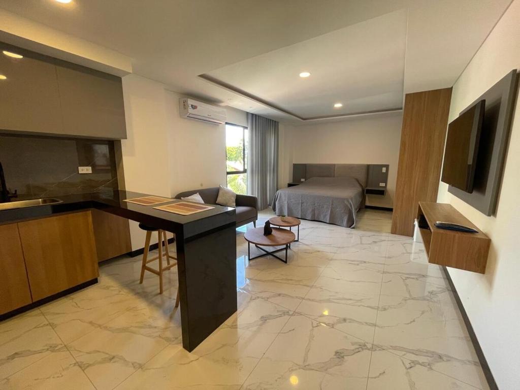 Luxury Apartment near Las Brisas Mall - 3