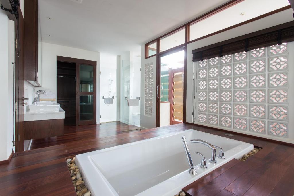 Amatapura Beachfront Villa 10 , SHA Certified photo