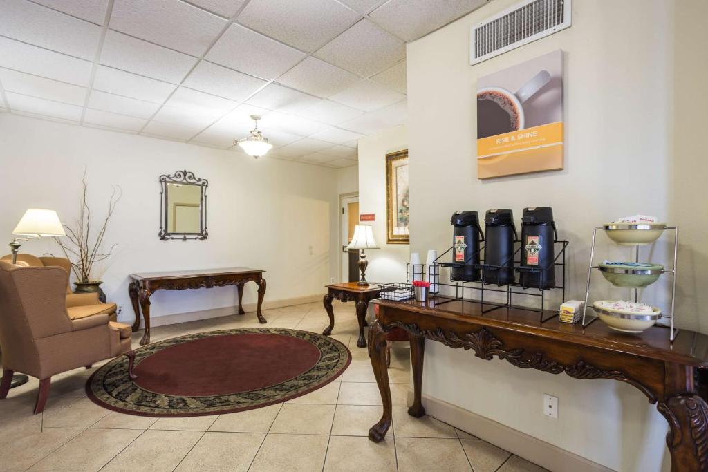Motel 6-Spring Hill, FL - Weeki Wachee photo