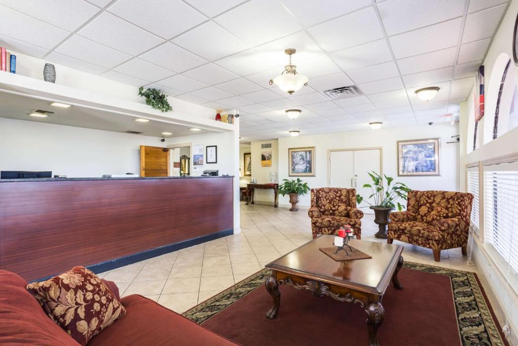 Motel 6-Spring Hill, FL - Weeki Wachee photo
