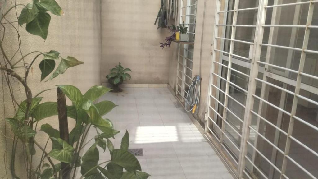 Duplex luminoso con patio - 5