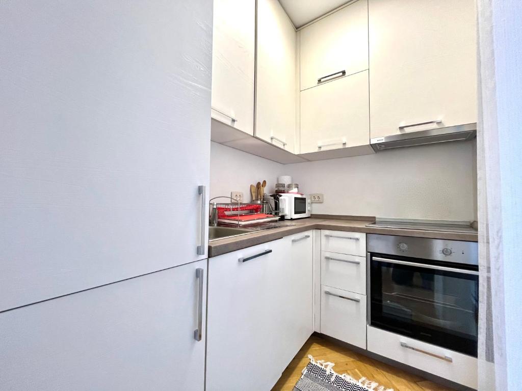 2bd New Dobrota Apt with Bay Views - 5
