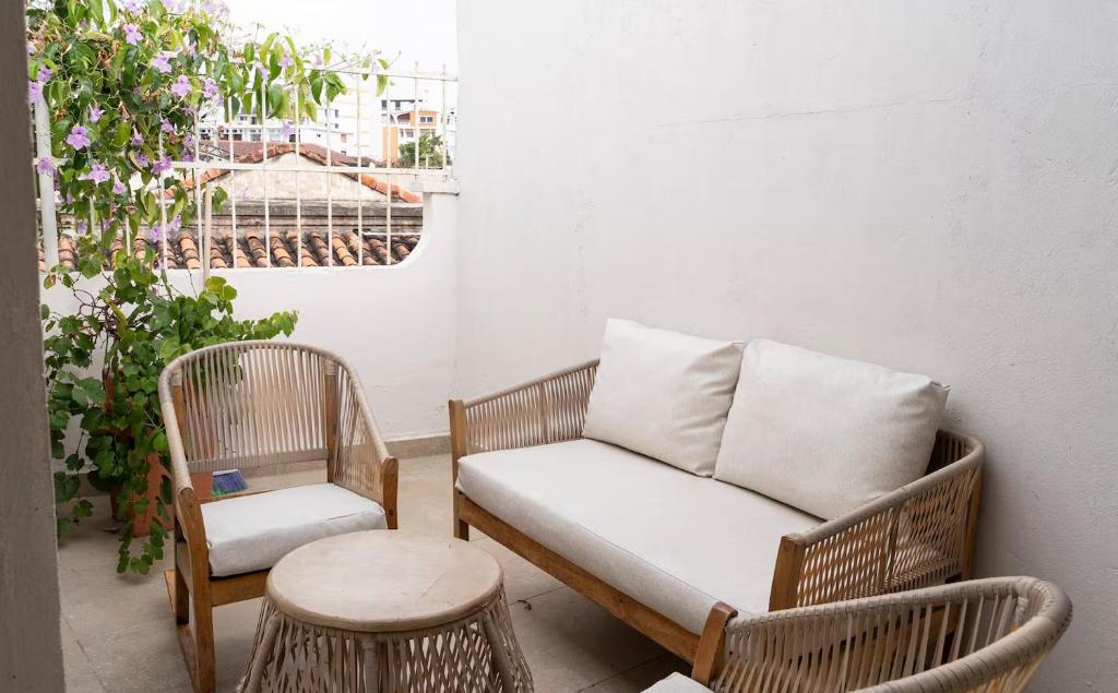 Casa Badillo 2 OLD CITY CRAZY LOCATION 4br jacuzzi wifi Ac hottub - 3