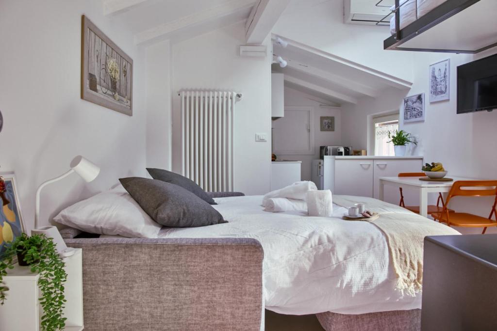 Essential by TSS' - Downtown, Wifi, Quiet - 2
