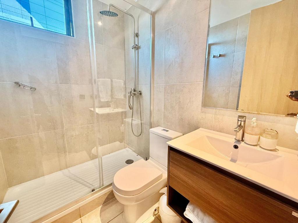 Modern decor and excellent location - 4
