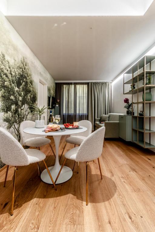 Realkasa Kairos Luxury Apartments - 1