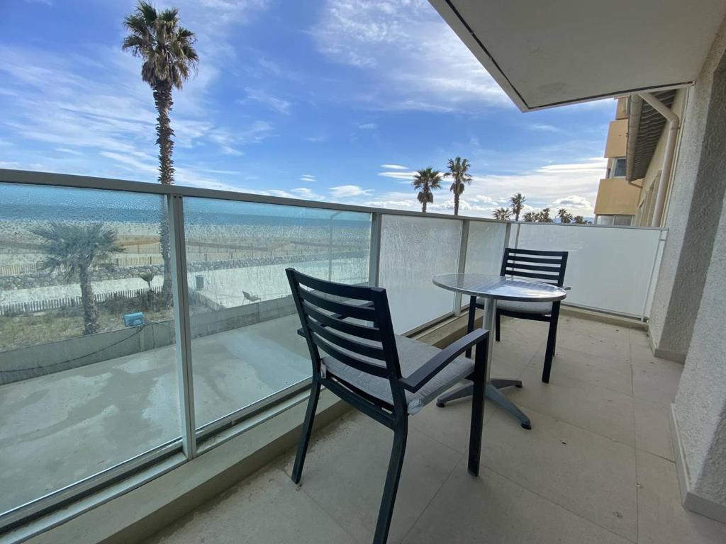 T3 bord de mer rénové, loggia, parking privé - FR-1-696-129 - 1