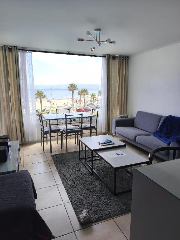 Comodo departamento frente al mar - 3