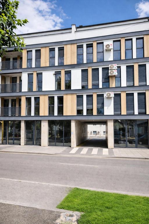 Lana Apartmani Autor - 1