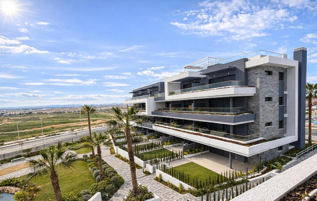 Stunning Apartment In Torrevieja - 3