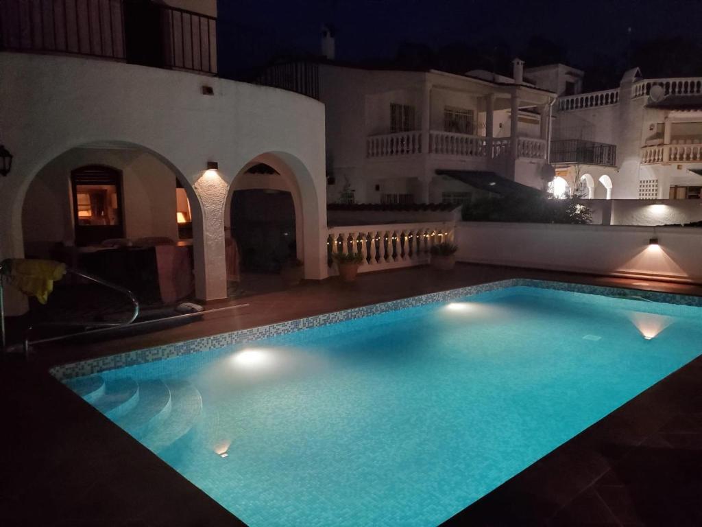 Encantadora Casa con Amarra y Piscina Privada - HISP-288-70 - 4