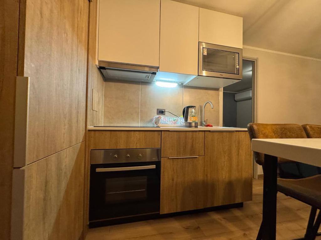 Modern Apartment - 2 Bedroom & 2 Bathrooms & Parking - 2
