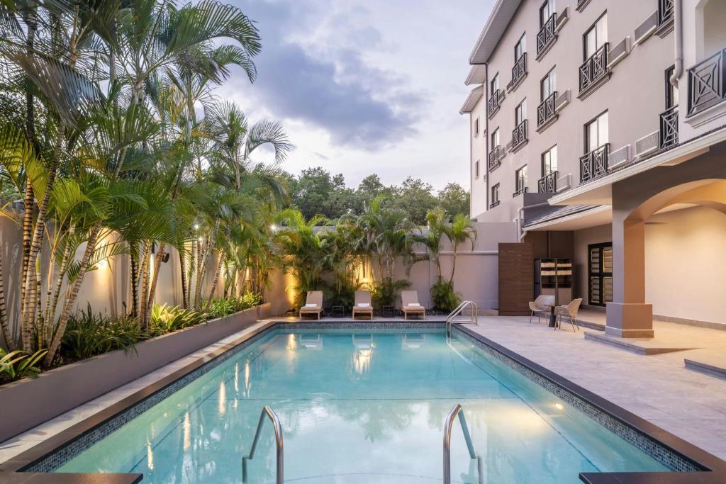 Swimming pool