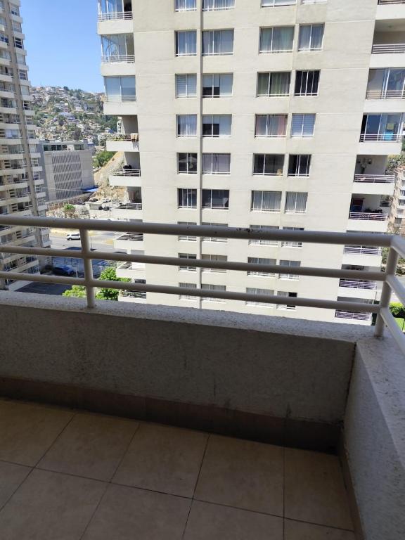 arriendo departamento 3 dormitorios,cerca del centro - 2
