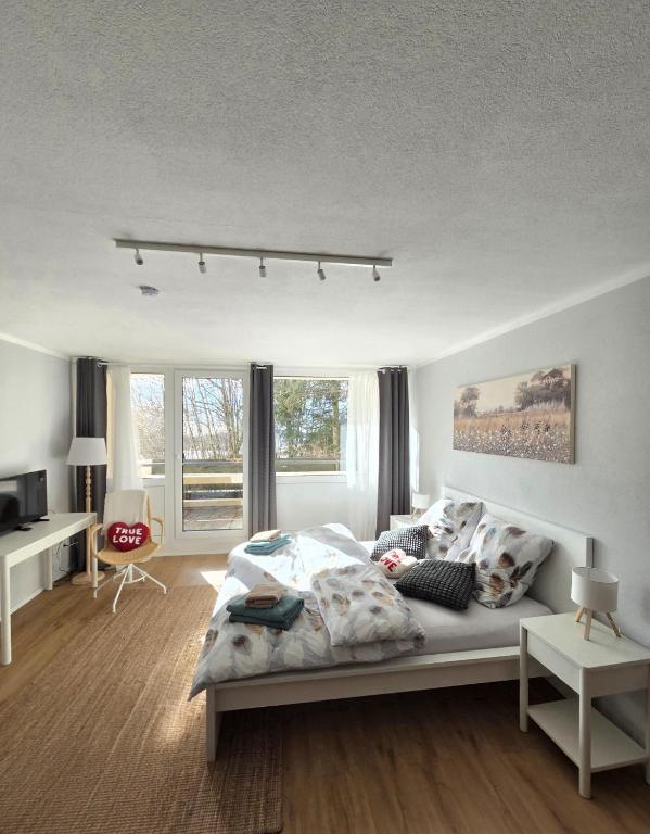 Waldfeder Apartment mit Pool und Fitnessraum, neu und vollsaniert - 1