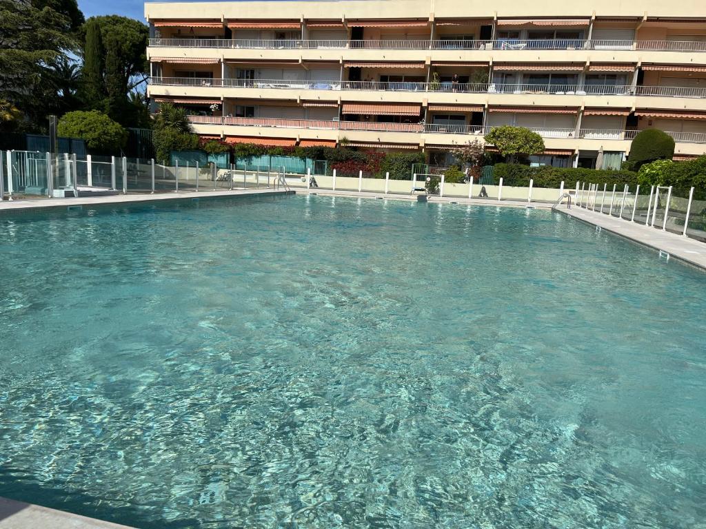 Beau T2 Piscine Parking privé Aperçu Mer - 2
