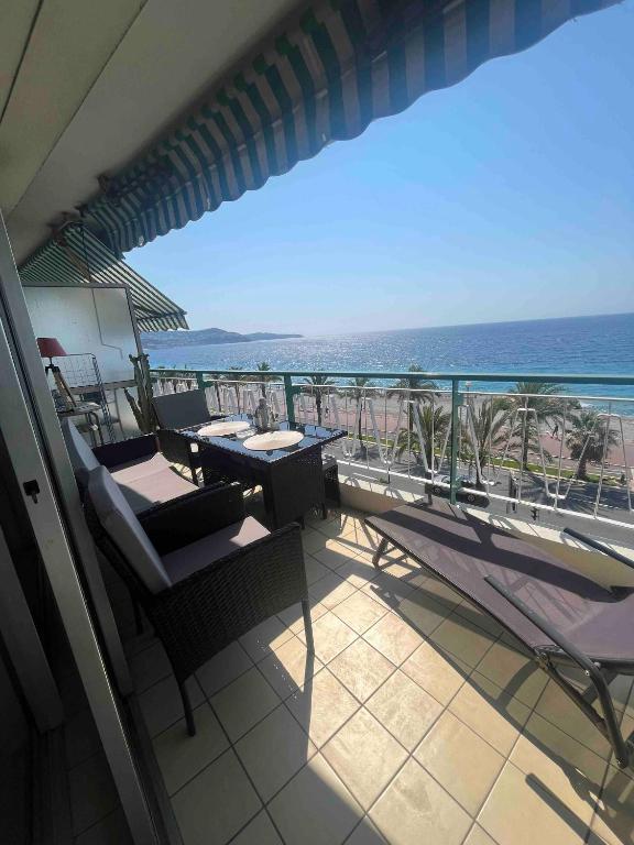 Charming Studio Apartment with Ocean Views in Nice, France - 5