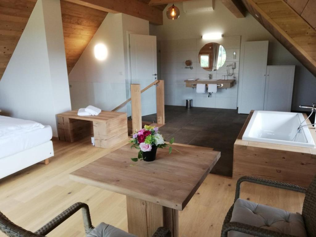 Chalet Merlot - 5